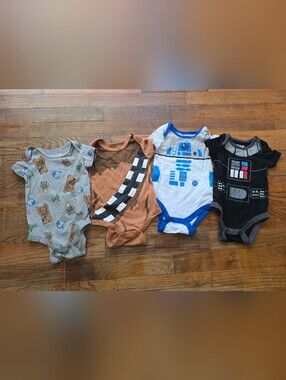 Star Wars Set Of 4 Bodysuits Size 6 Months